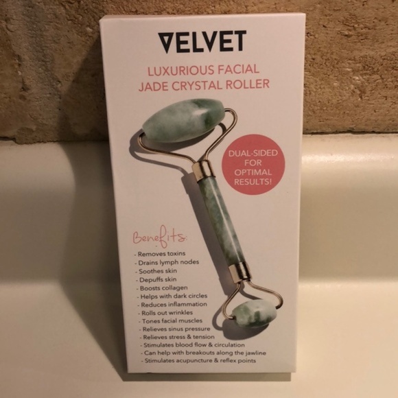 VELVET LUXURIOUS FACIAL JADE CRYSTAL ROLLER - Picture 4 of 4